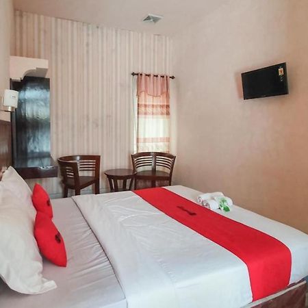 Reddoorz At Pujon Malang Hotel Бату Екстериор снимка