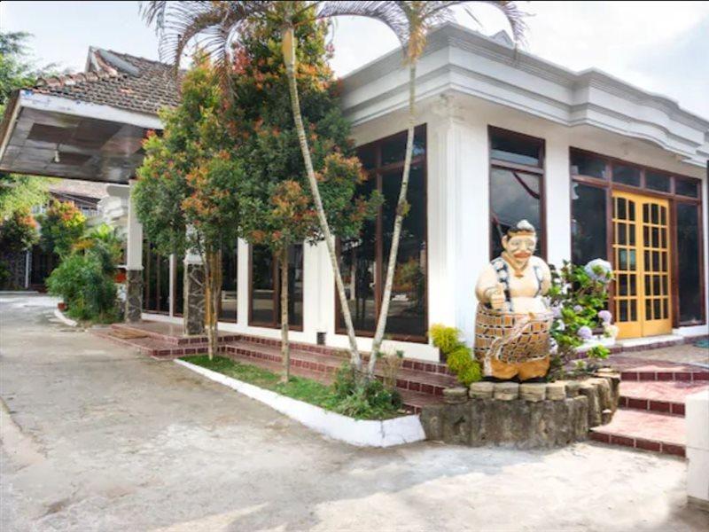 Reddoorz At Pujon Malang Hotel Бату Екстериор снимка