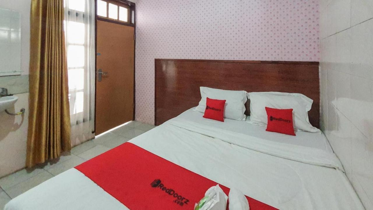 Reddoorz At Pujon Malang Hotel Бату Екстериор снимка
