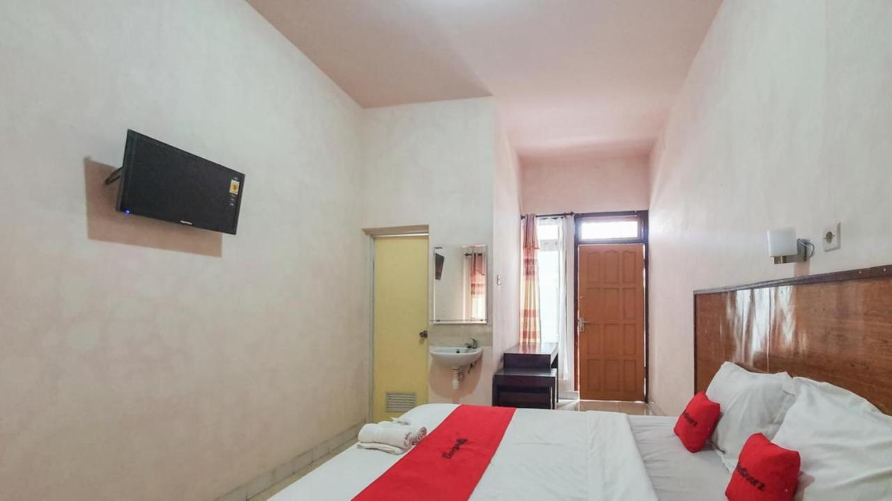 Reddoorz At Pujon Malang Hotel Бату Екстериор снимка