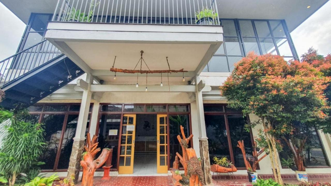 Reddoorz At Pujon Malang Hotel Бату Екстериор снимка