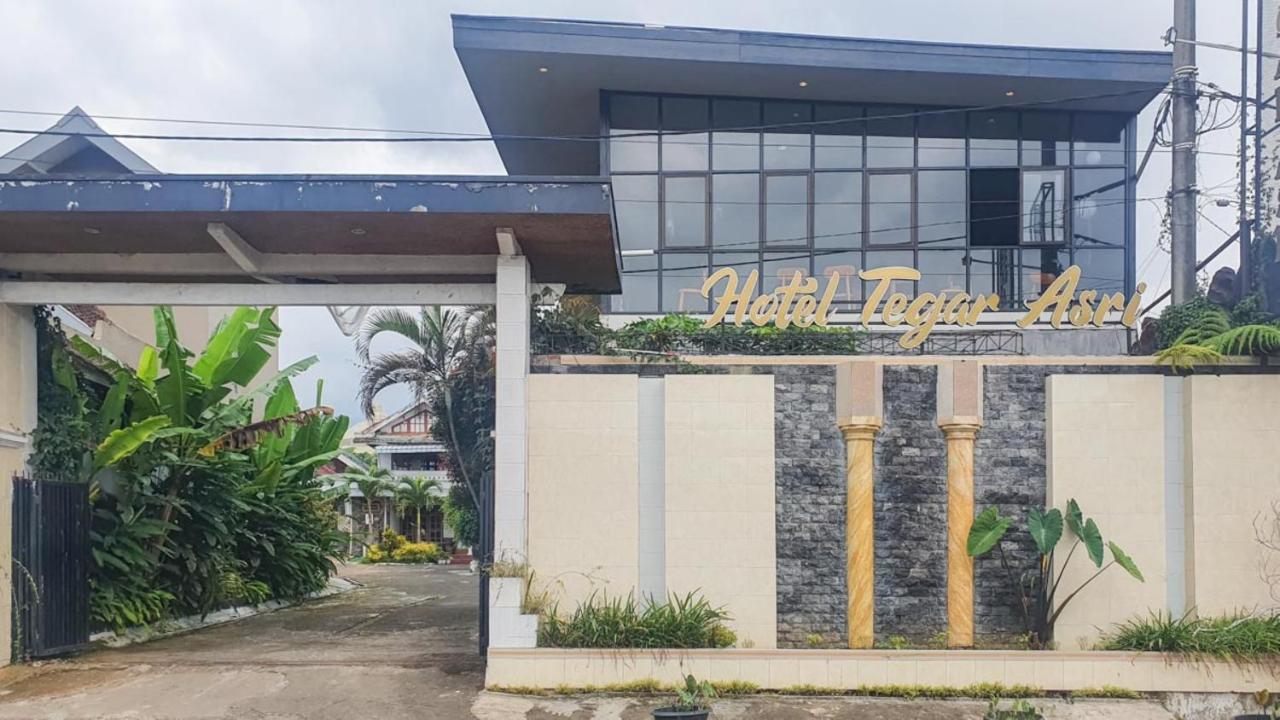 Reddoorz At Pujon Malang Hotel Бату Екстериор снимка