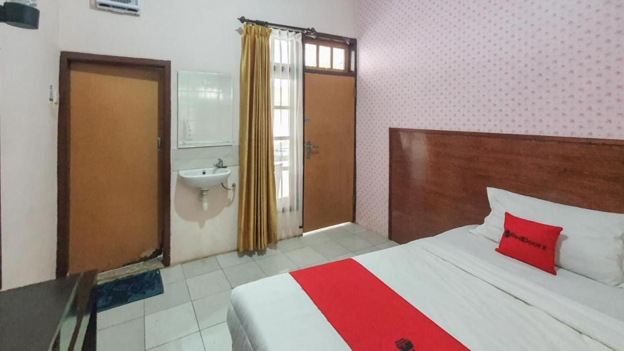 Reddoorz At Pujon Malang Hotel Бату Екстериор снимка