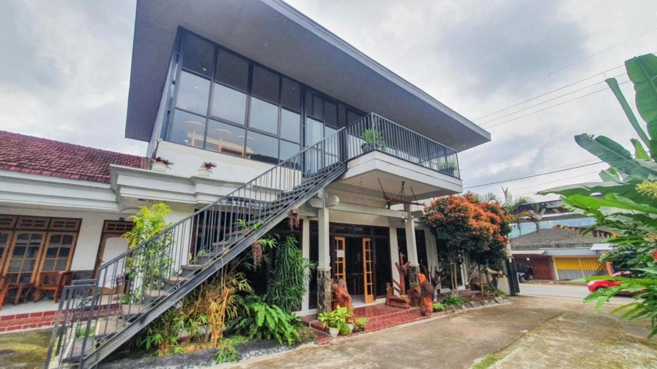 Reddoorz At Pujon Malang Hotel Бату Екстериор снимка