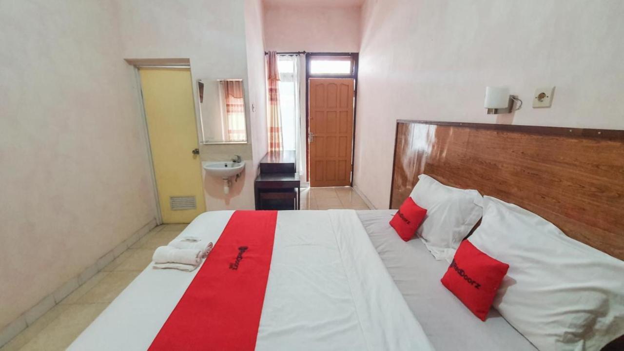 Reddoorz At Pujon Malang Hotel Бату Екстериор снимка